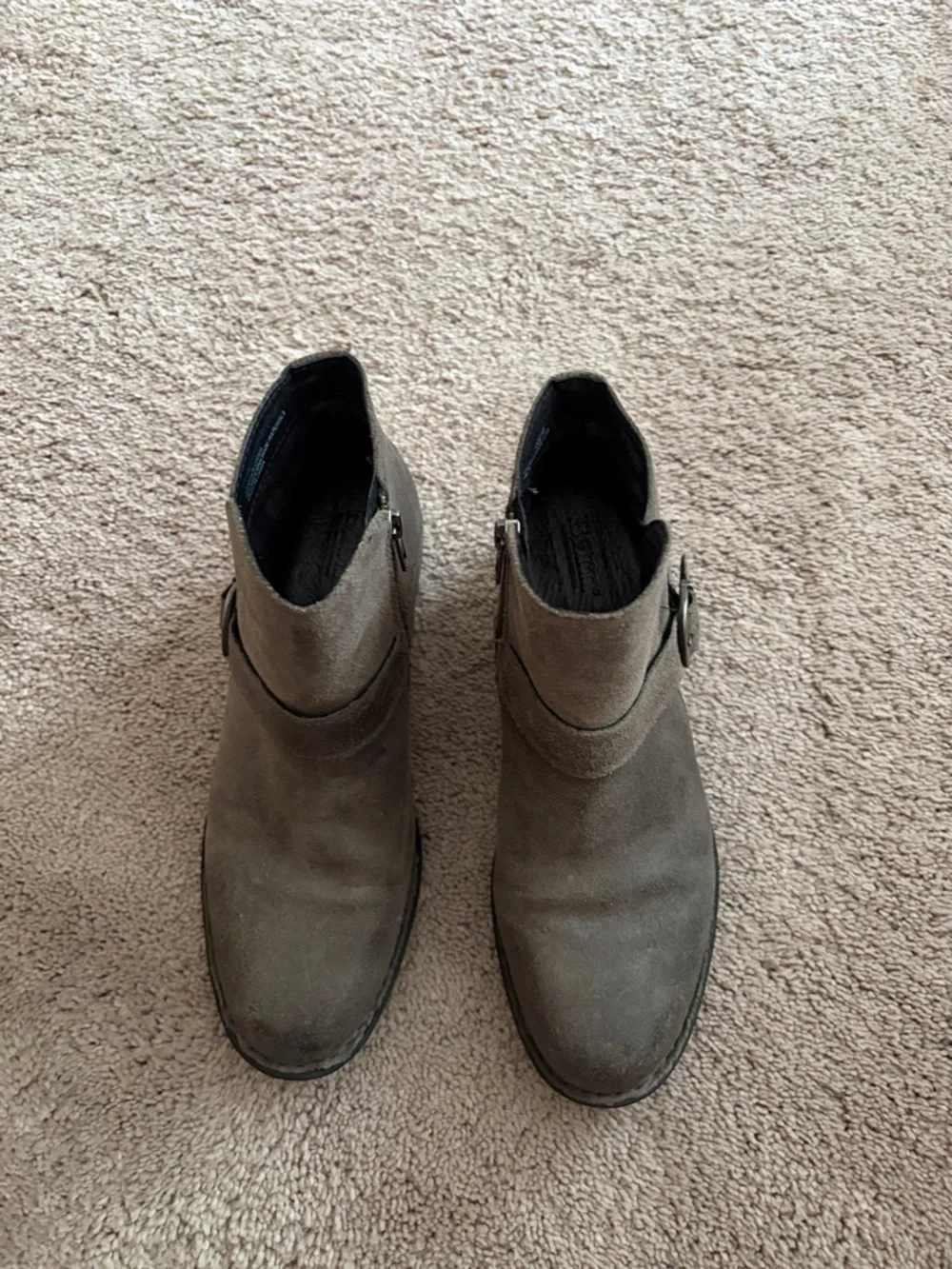 Born Suede Ankle Boots in charcoal size 8 like new - Picture 3 of 5
